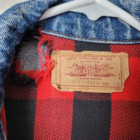 LEVIS VINTAGE 90s Buffalo‎ Plaid Lined Denim Trucker Jacket Size 38 - Picture 8 of 12